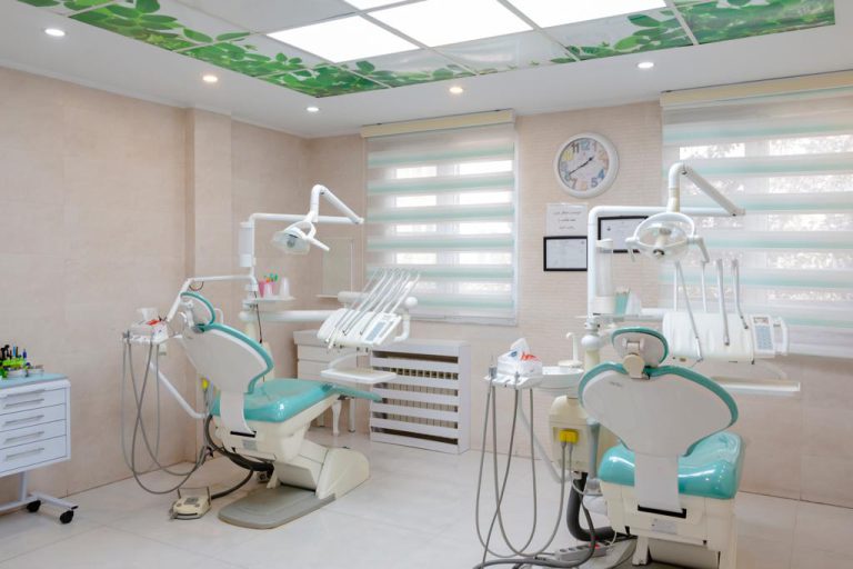 دندانپزشکی طرف قرارداد بیمه معلم در شرق تهران